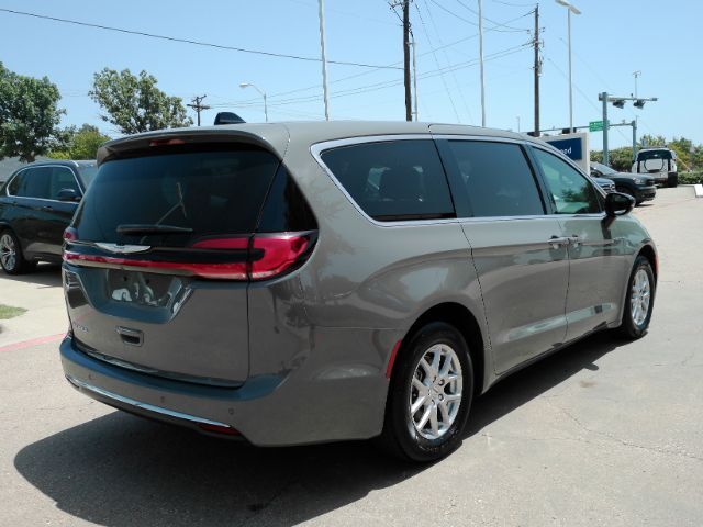 2025 Chrysler Pacifica Select Plano TX