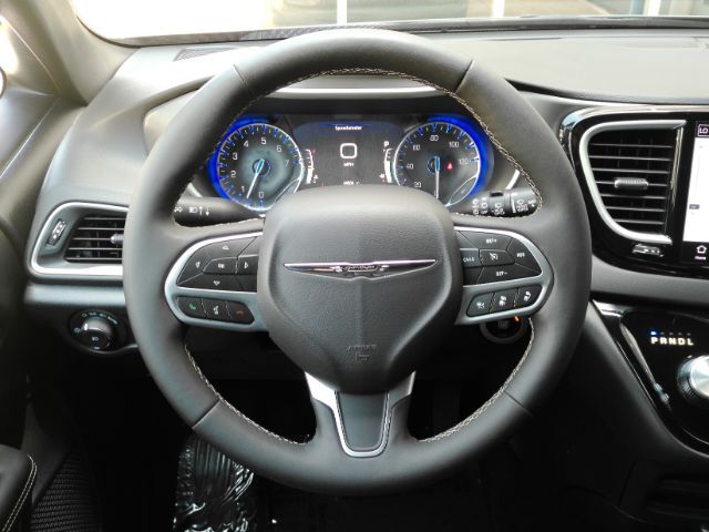 2025 Chrysler Pacifica Select Plano TX