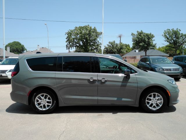 2025 Chrysler Pacifica Select Plano TX