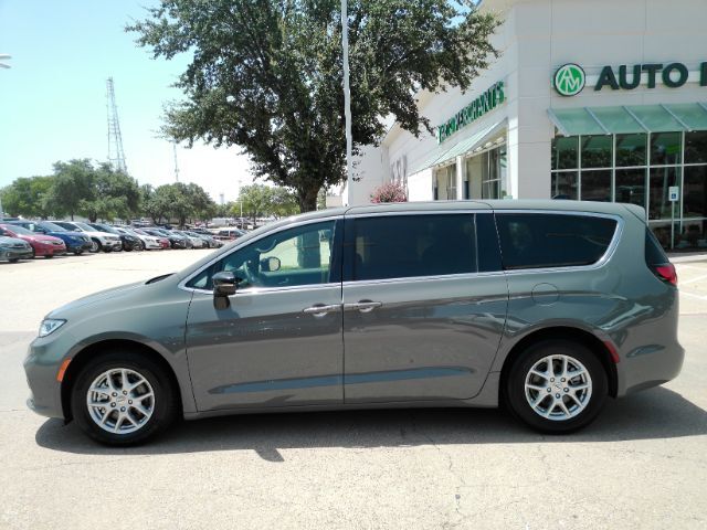 2025 Chrysler Pacifica Select Plano TX