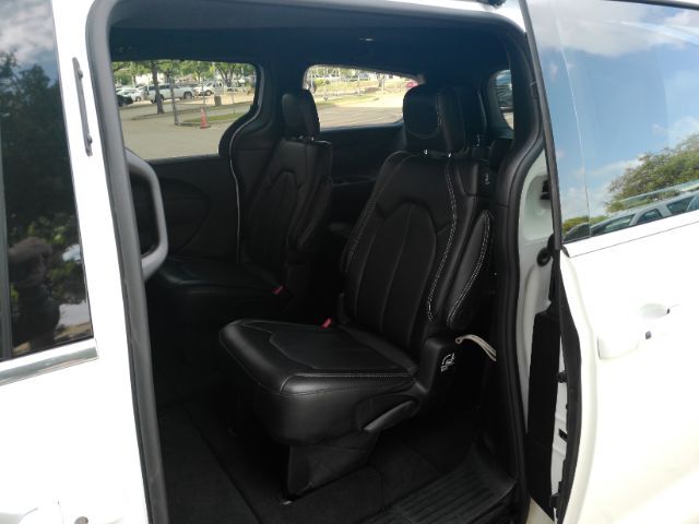 2025 Chrysler Pacifica Select Plano TX