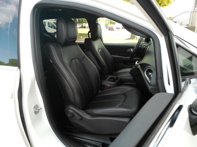 2025 Chrysler Pacifica Select Plano TX