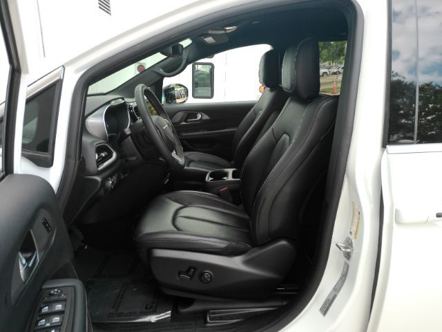 2025 Chrysler Pacifica Select Plano TX