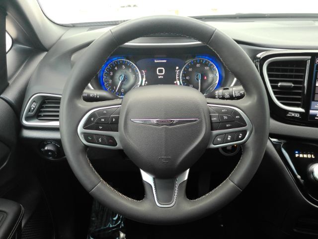 2025 Chrysler Pacifica Select Plano TX