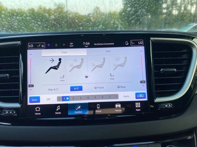2025 Chrysler Pacifica Select Raleigh NC
