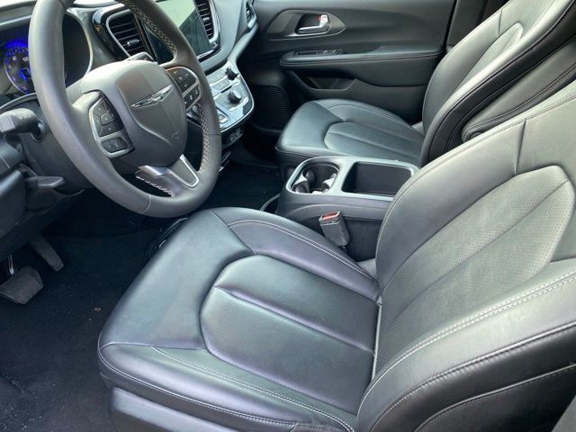 2025 Chrysler Pacifica Select Raleigh NC