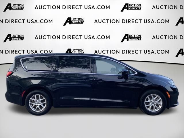 2025 Chrysler Pacifica Select Raleigh NC