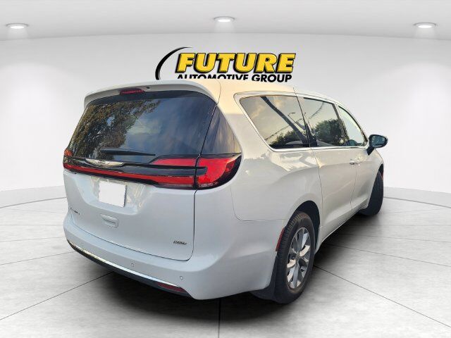 2025 Chrysler Pacifica Select Roseville CA