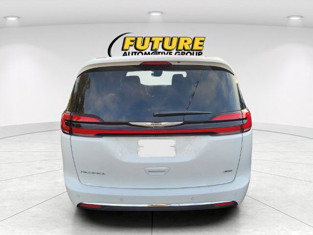 2025 Chrysler Pacifica Select Roseville CA