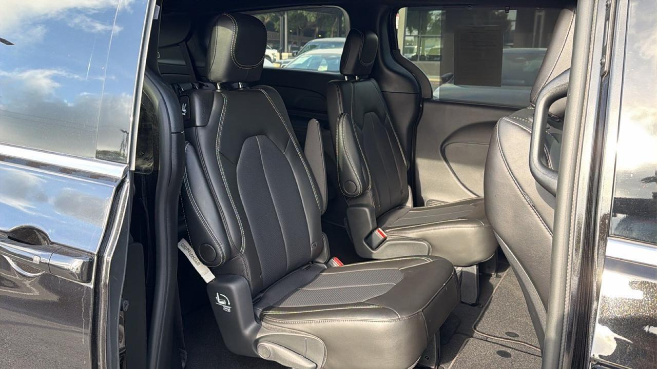 2025 Chrysler Pacifica Select San Antonio TX
