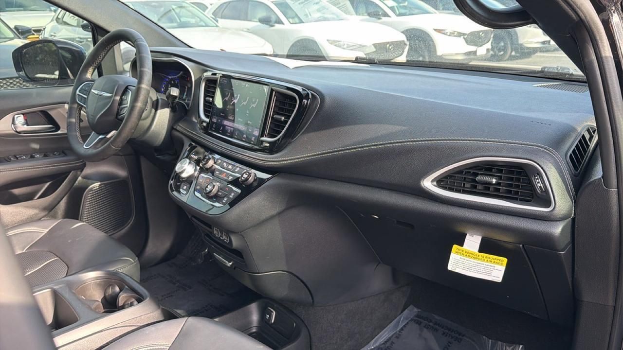 2025 Chrysler Pacifica Select San Antonio TX