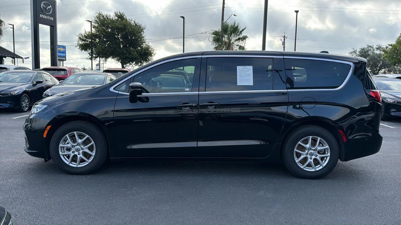 2025 Chrysler Pacifica Select San Antonio TX