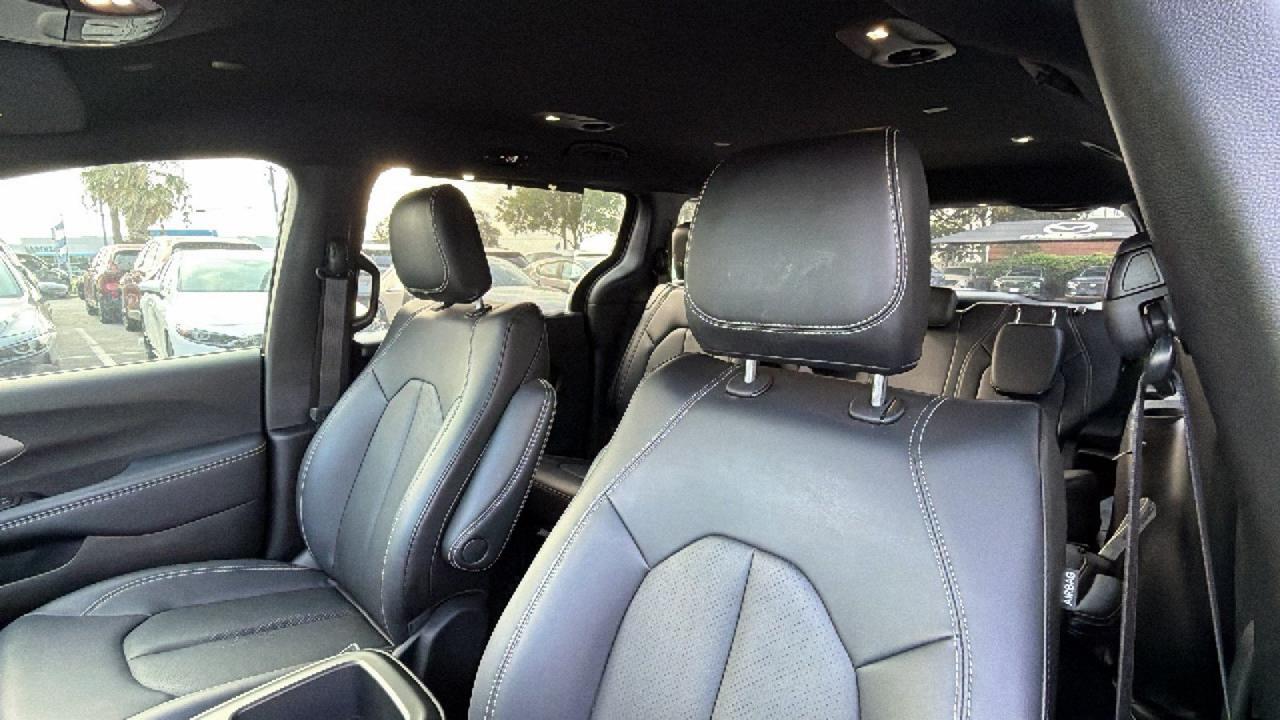 2025 Chrysler Pacifica Select San Antonio TX