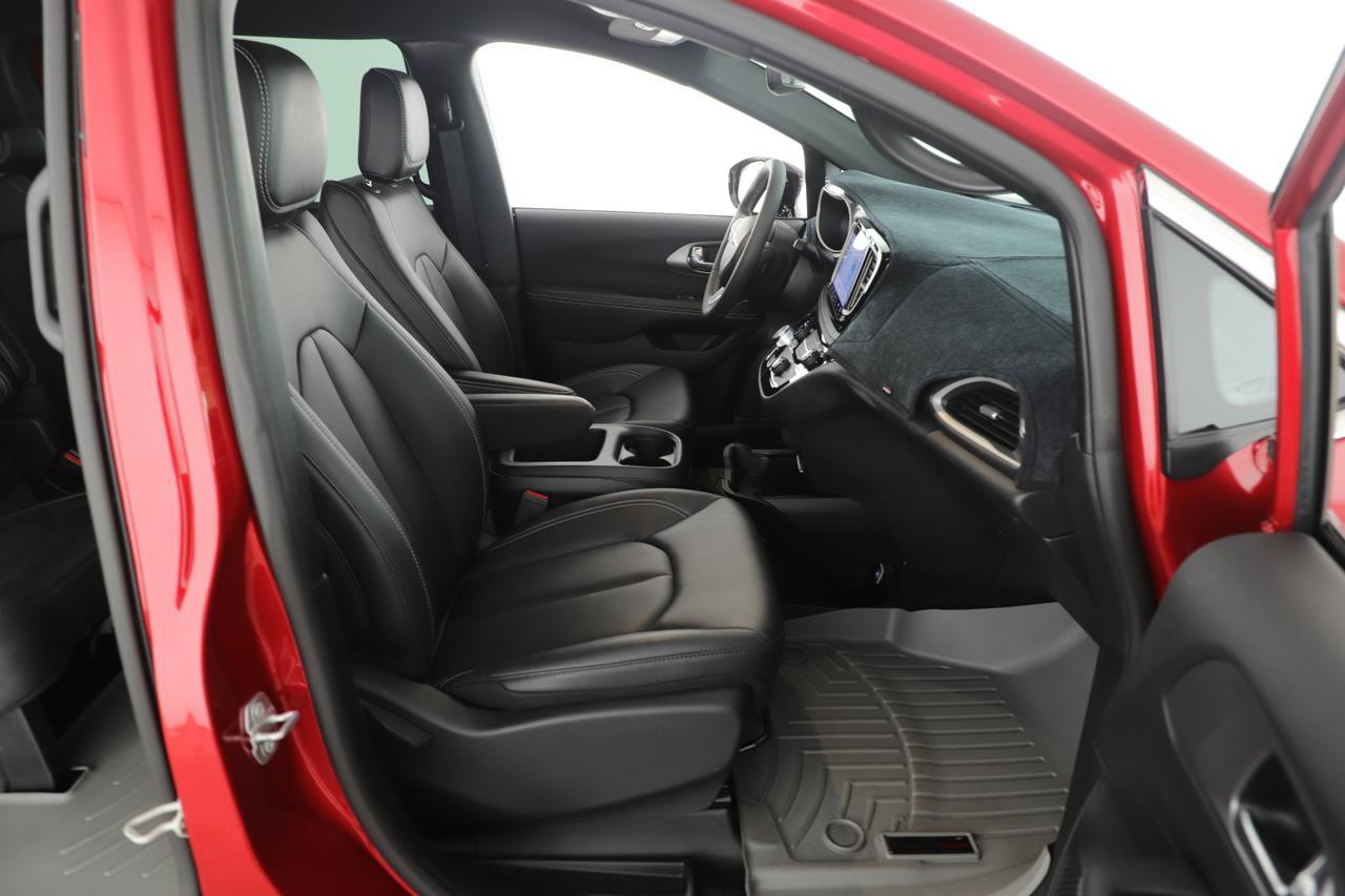 2025 Chrysler Pacifica Select New Braunfels TX