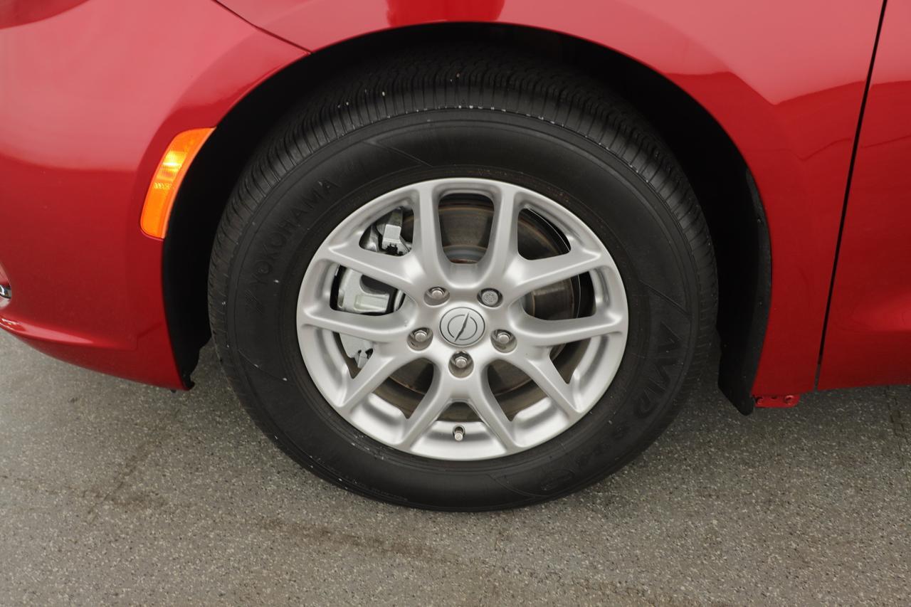 2025 Chrysler Pacifica Select New Braunfels TX