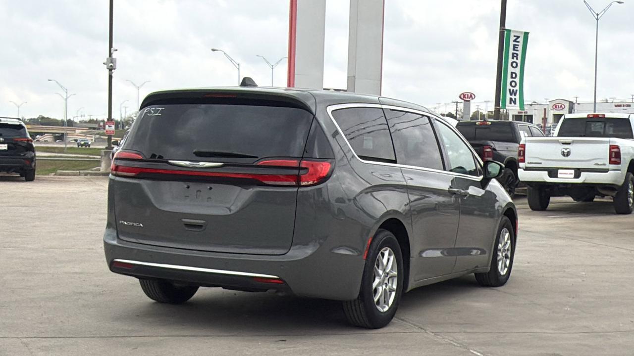 2025 Chrysler Pacifica Select New Braunfels TX