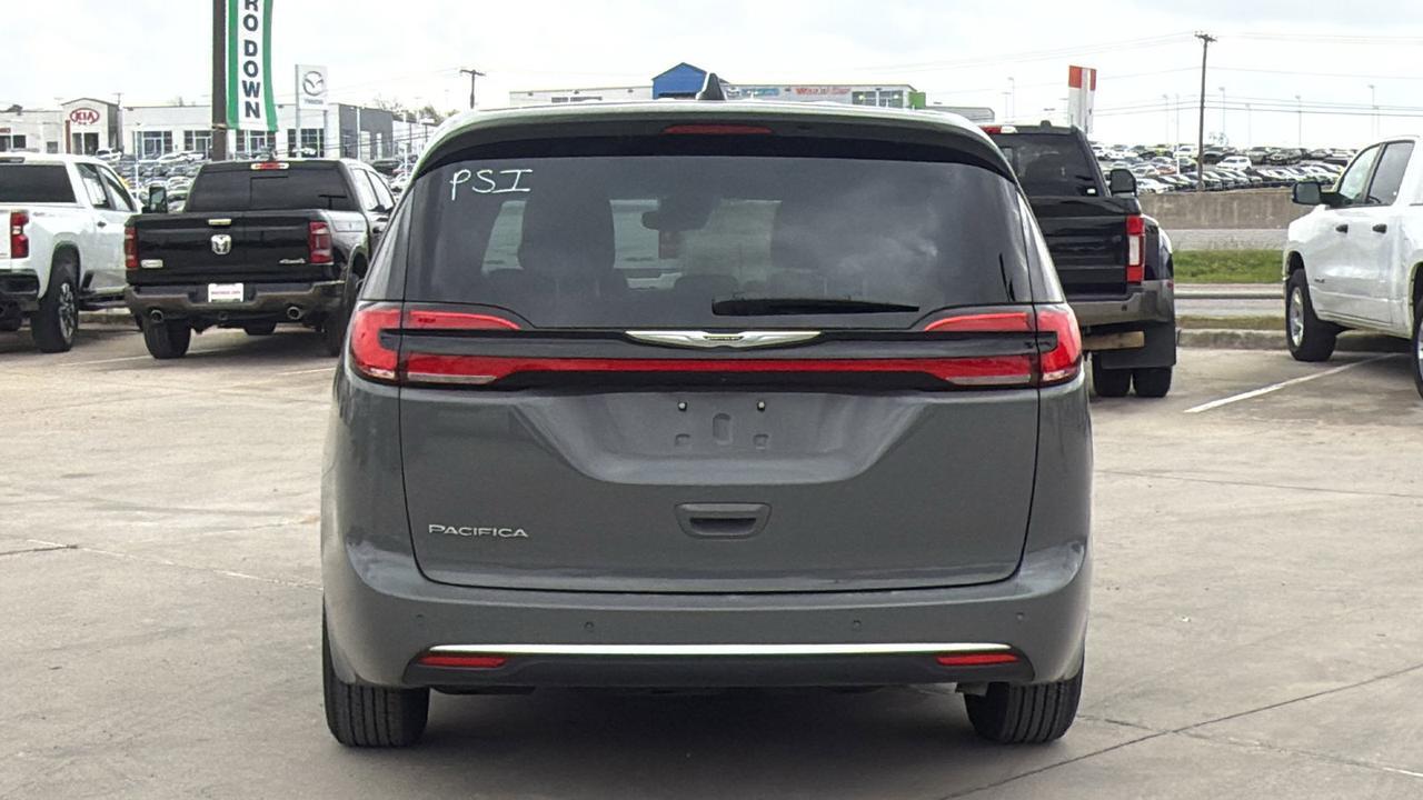 2025 Chrysler Pacifica Select New Braunfels TX