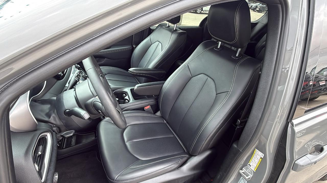 2025 Chrysler Pacifica Select New Braunfels TX