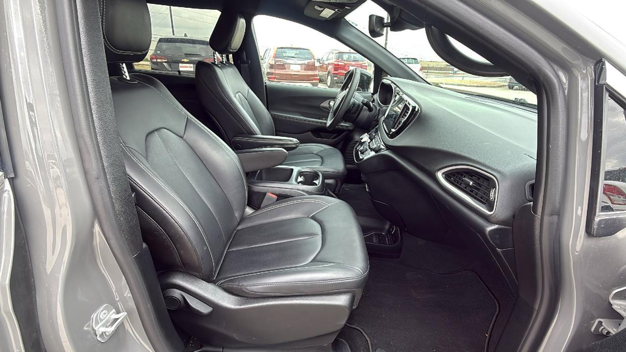 2025 Chrysler Pacifica Select New Braunfels TX