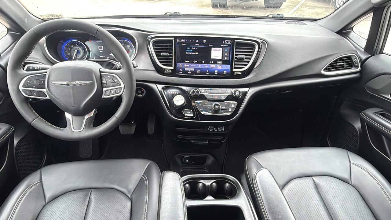 2025 Chrysler Pacifica Select New Braunfels TX