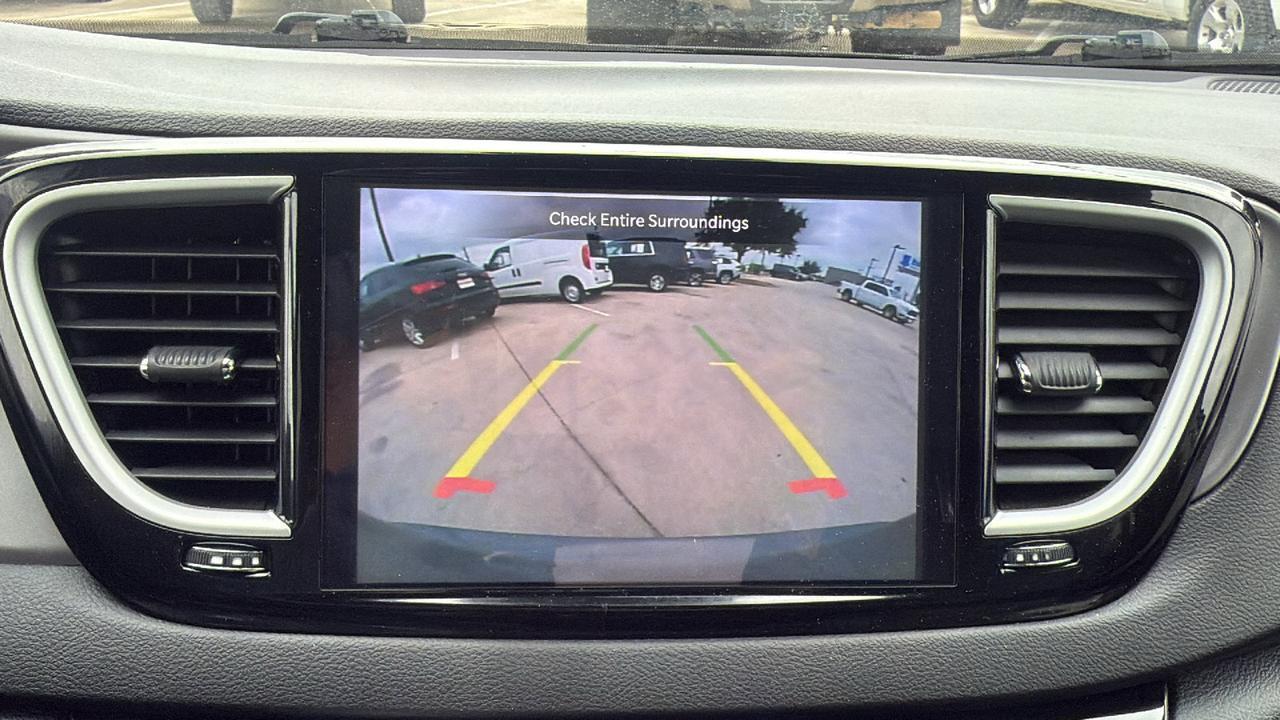 2025 Chrysler Pacifica Select New Braunfels TX