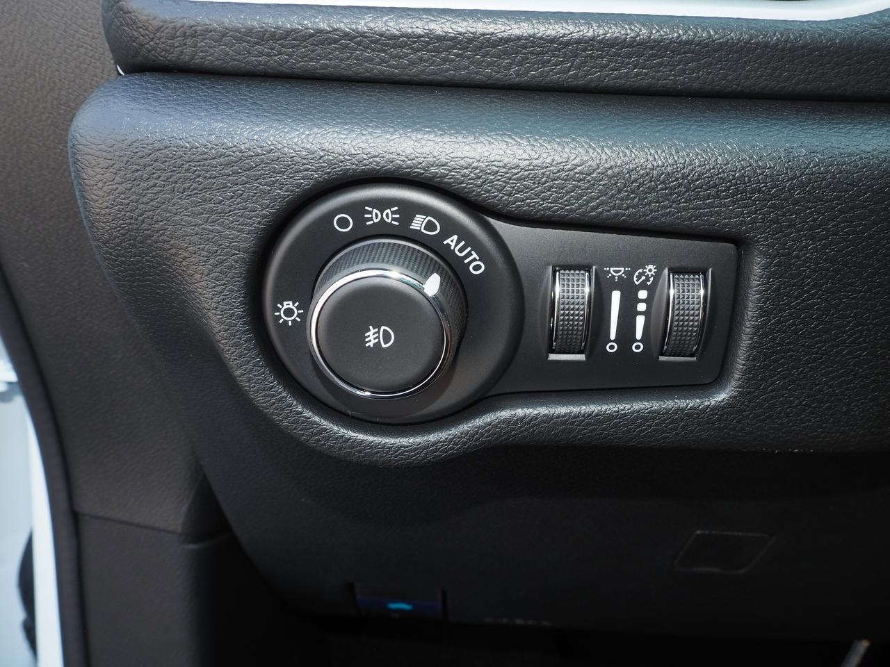 2025 Chrysler Pacifica Select New Braunfels TX