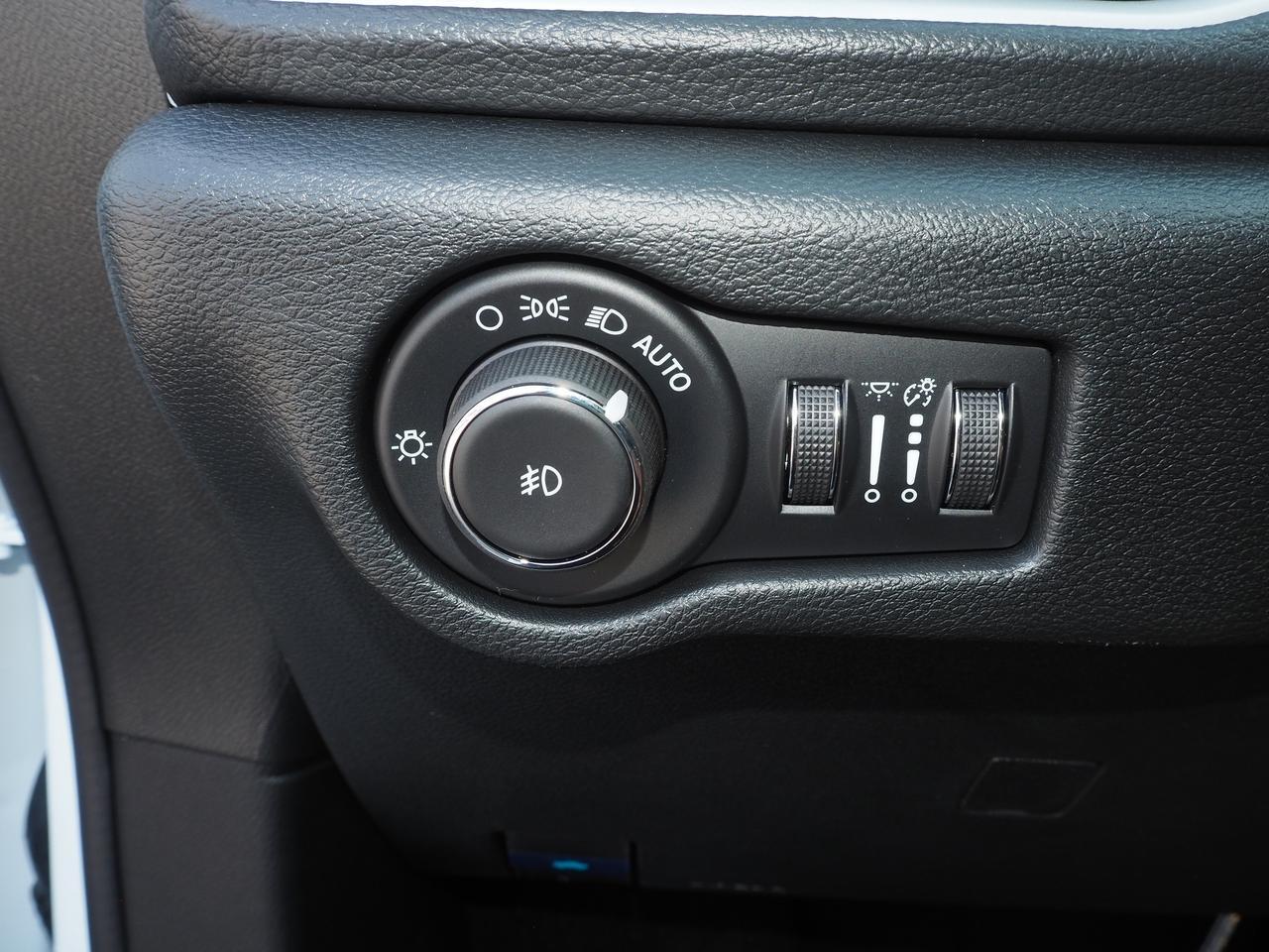 2025 Chrysler Pacifica Select New Braunfels TX