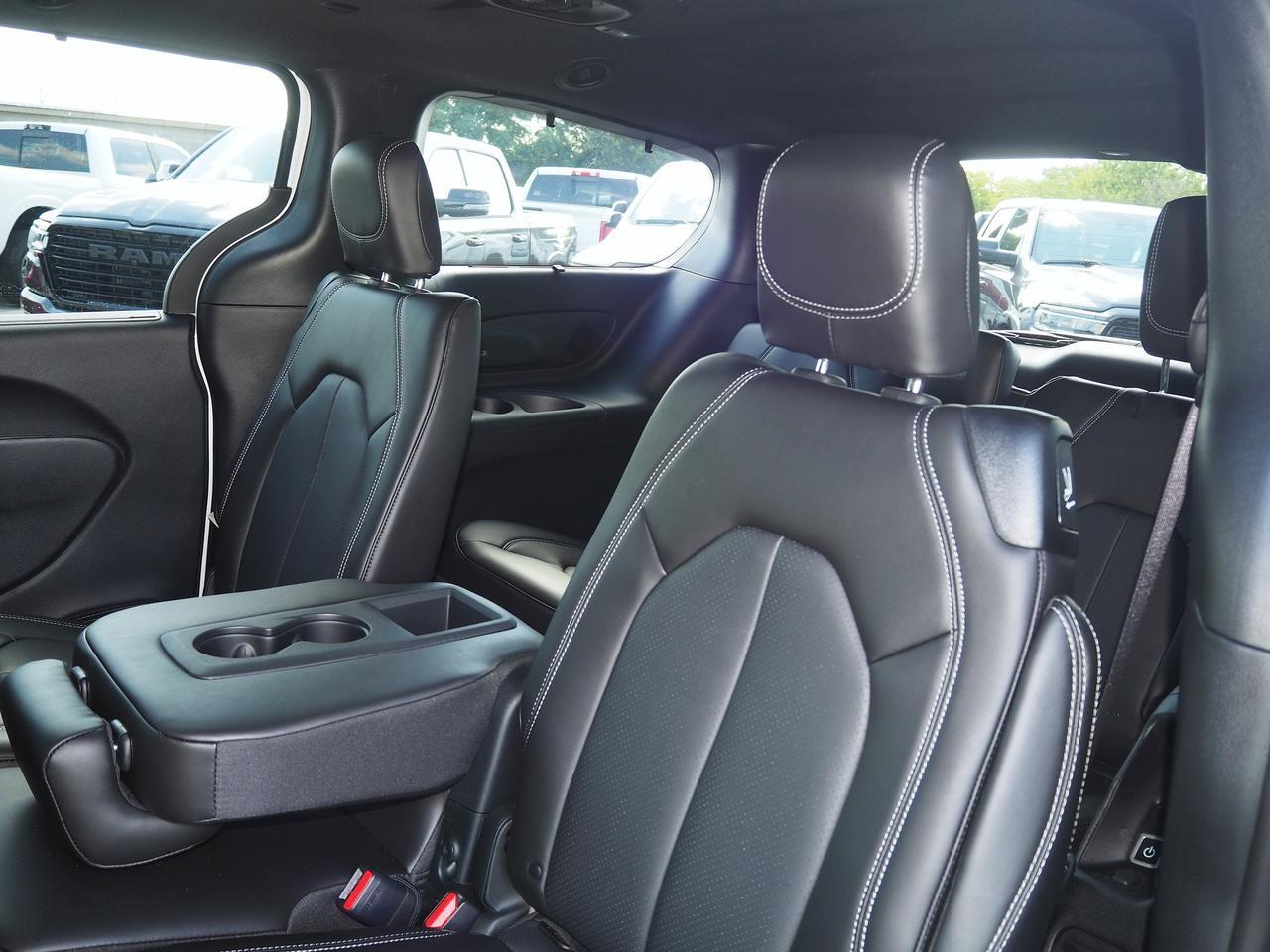 2025 Chrysler Pacifica Select New Braunfels TX