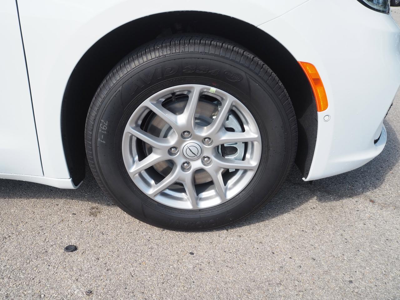 2025 Chrysler Pacifica Select New Braunfels TX