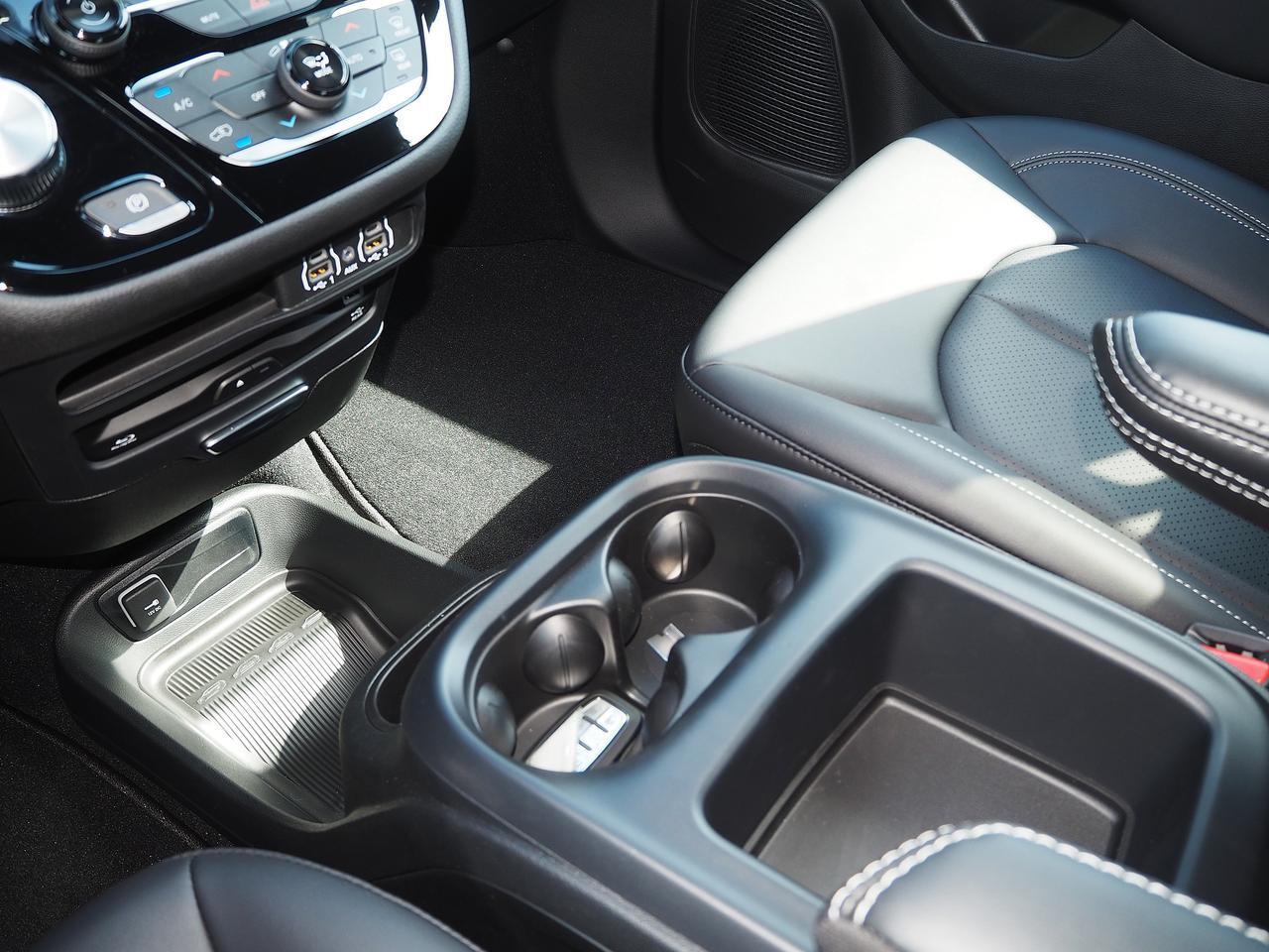 2025 Chrysler Pacifica Select New Braunfels TX
