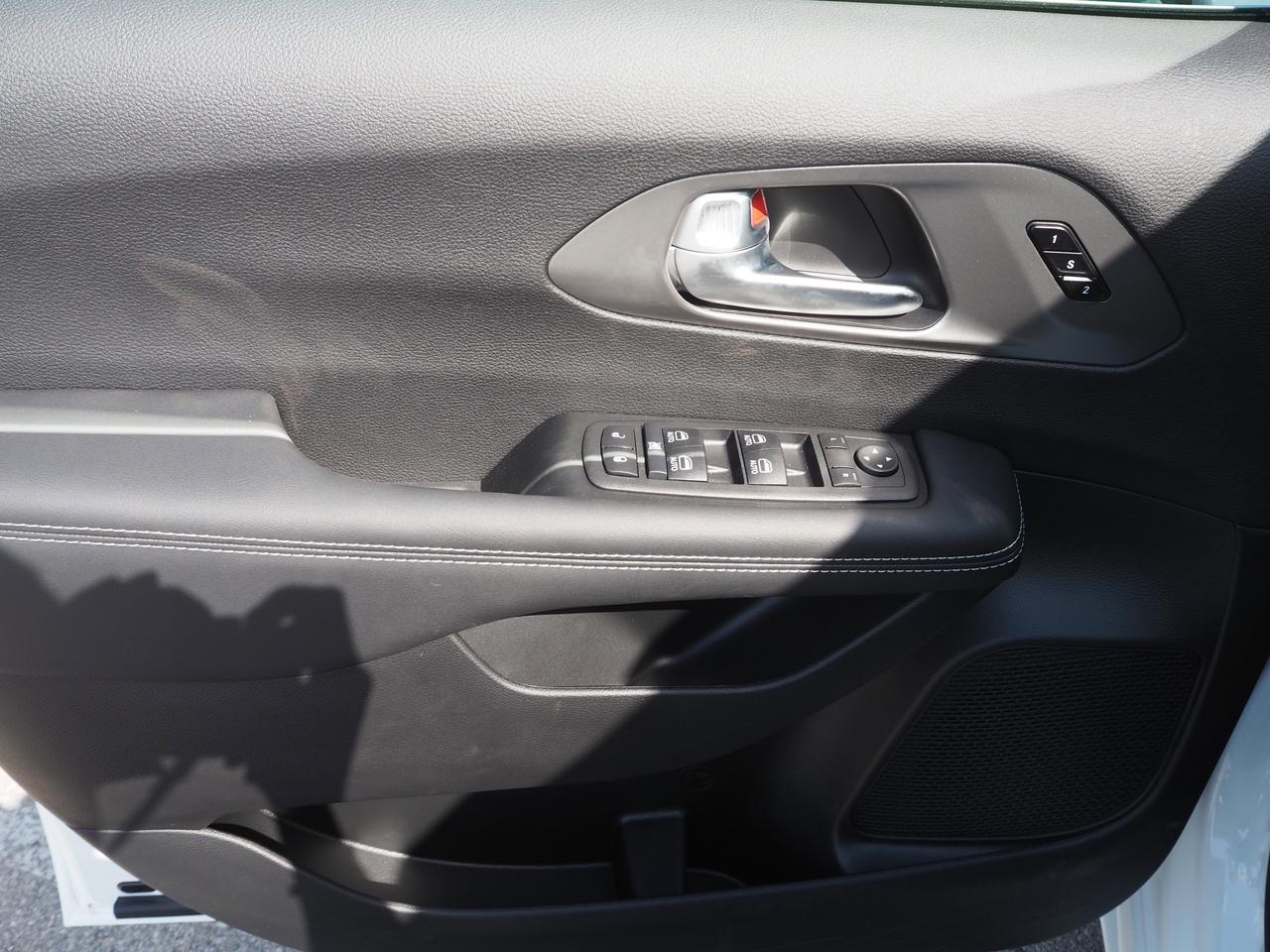 2025 Chrysler Pacifica Select New Braunfels TX