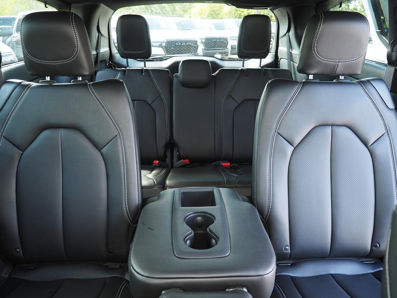 2025 Chrysler Pacifica Select New Braunfels TX