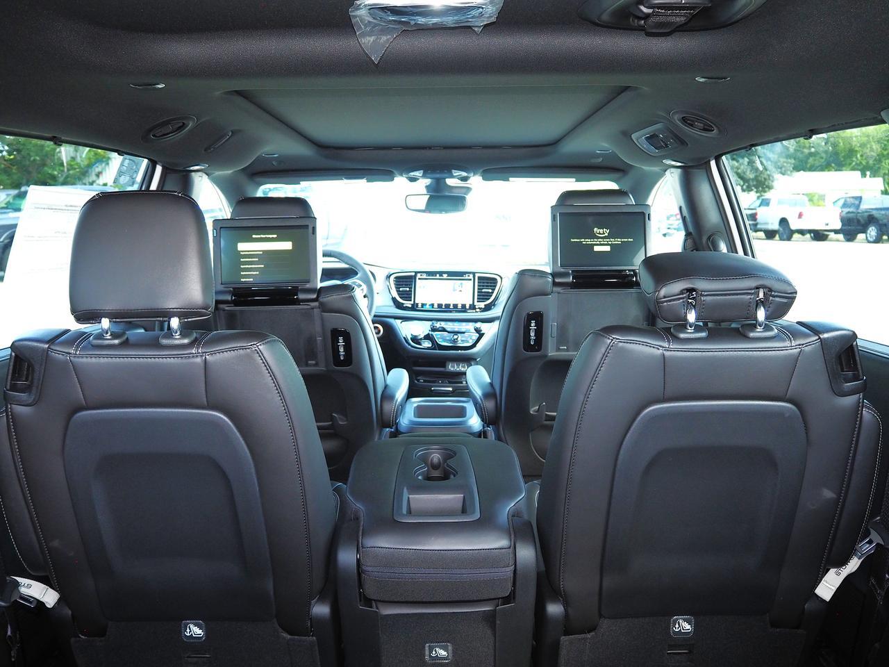 2025 Chrysler Pacifica Select New Braunfels TX