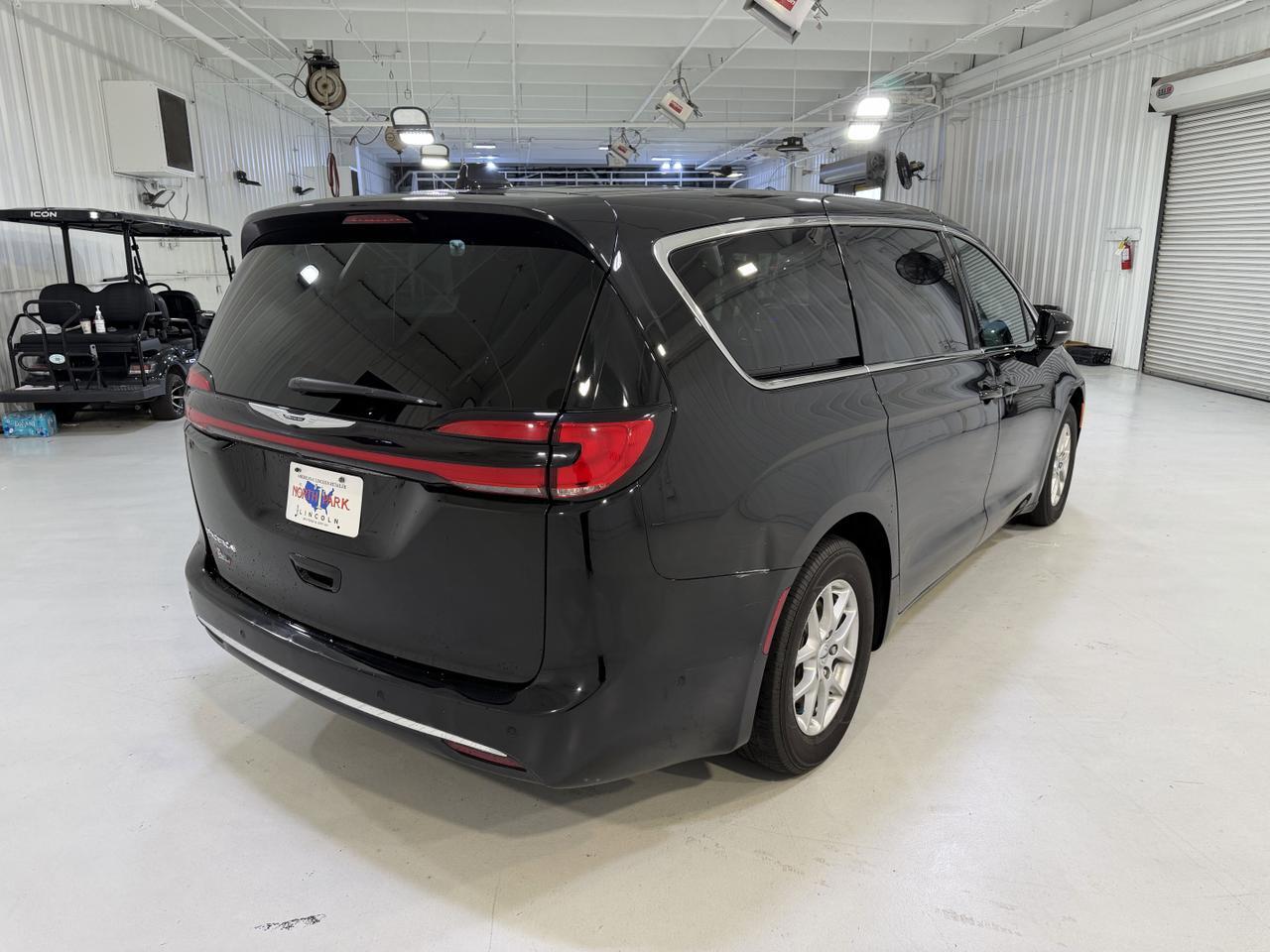 2025 Chrysler Pacifica Select San Antonio TX