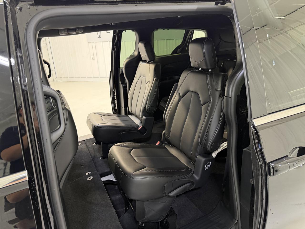 2025 Chrysler Pacifica Select San Antonio TX