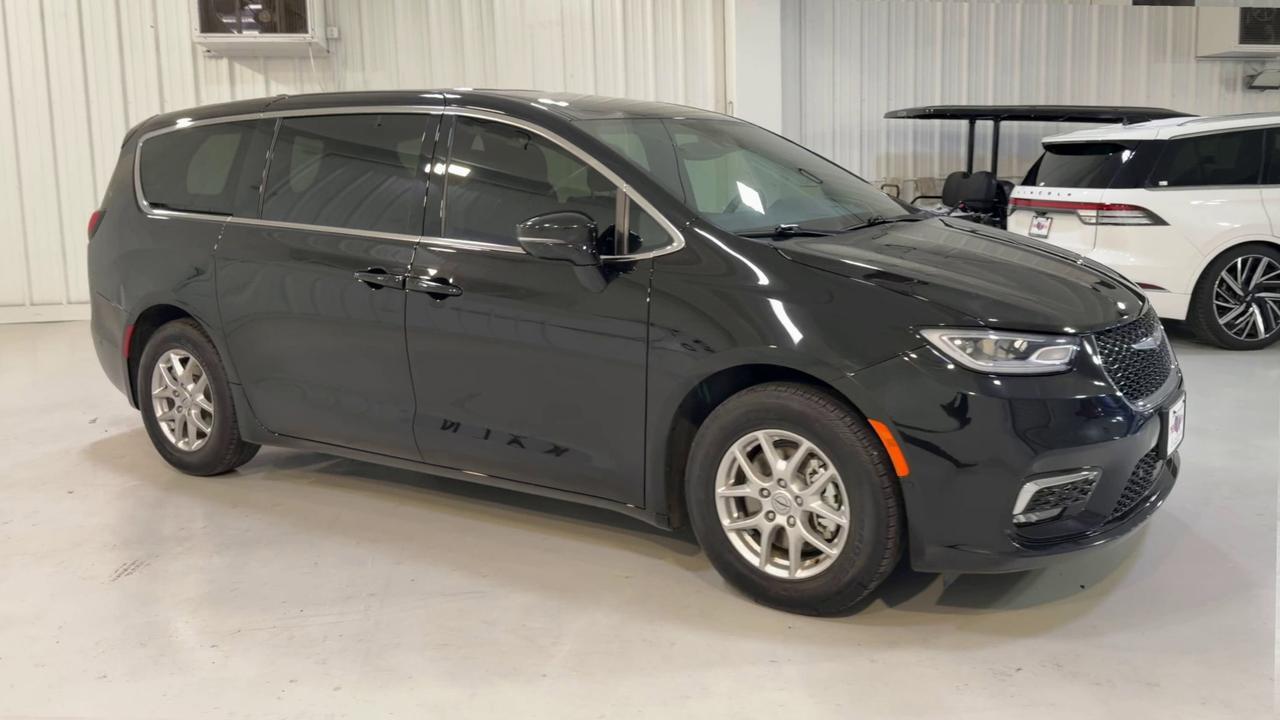2025 Chrysler Pacifica Select San Antonio TX