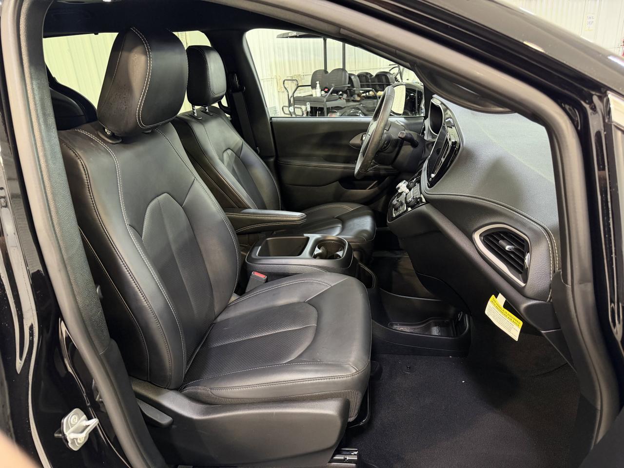 2025 Chrysler Pacifica Select San Antonio TX