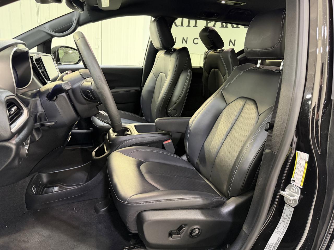 2025 Chrysler Pacifica Select San Antonio TX