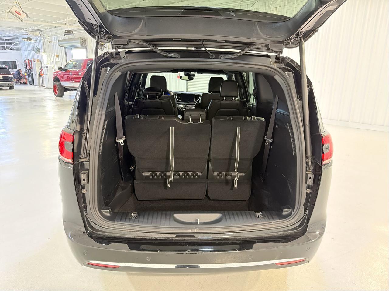 2025 Chrysler Pacifica Select San Antonio TX