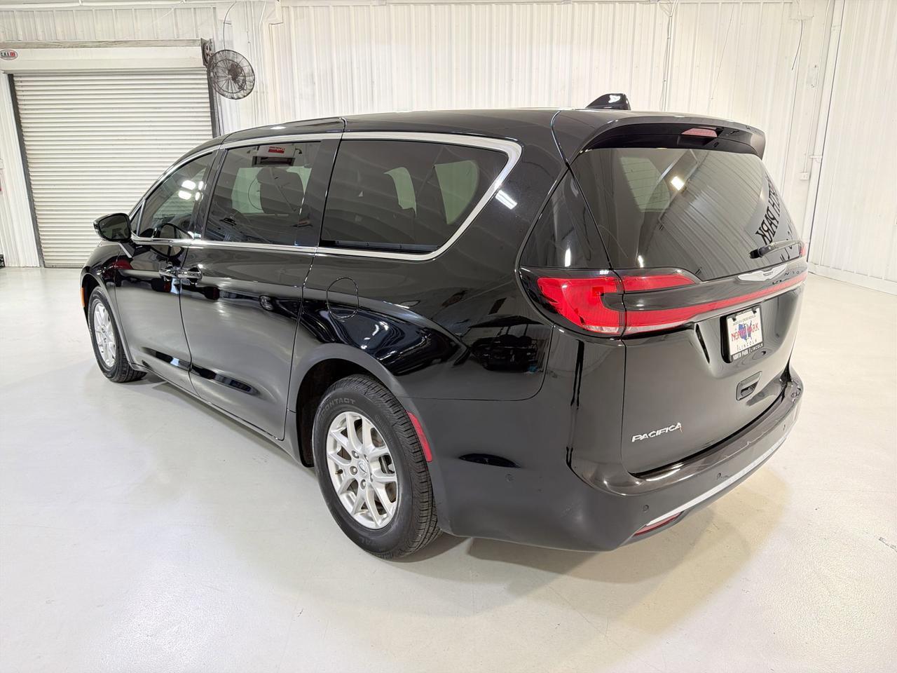 2025 Chrysler Pacifica Select San Antonio TX