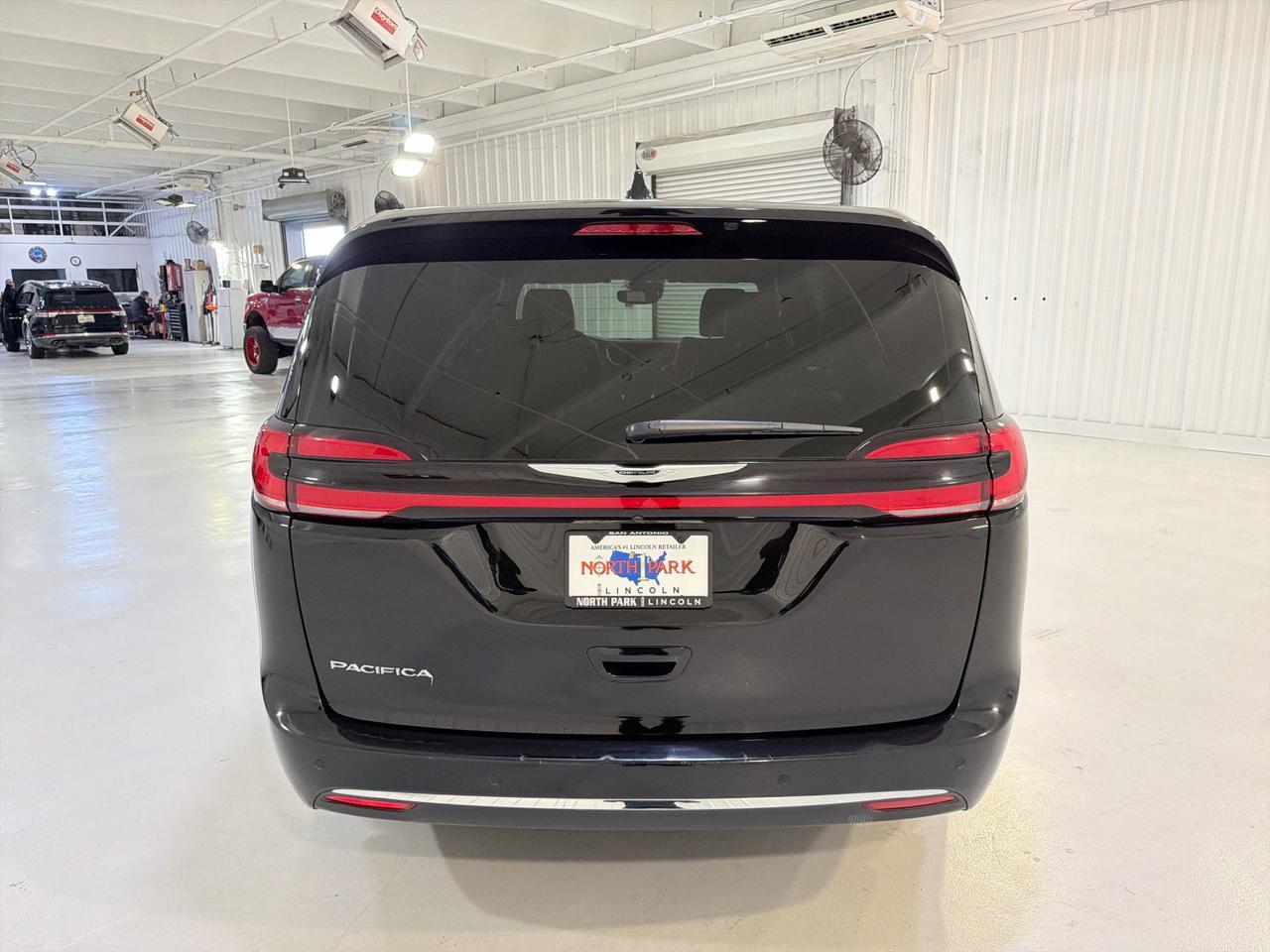 2025 Chrysler Pacifica Select San Antonio TX