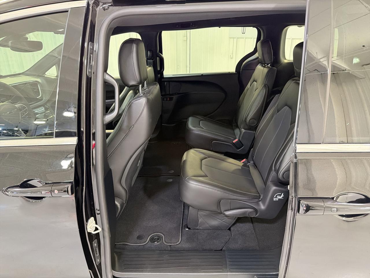 2025 Chrysler Pacifica Select San Antonio TX