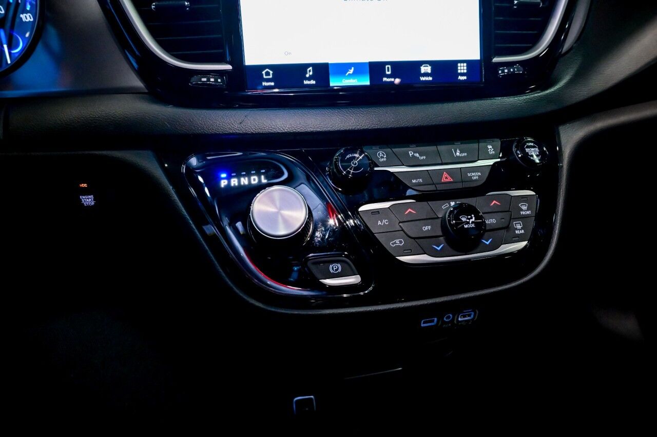 2025 Chrysler Pacifica Select Springfield NJ