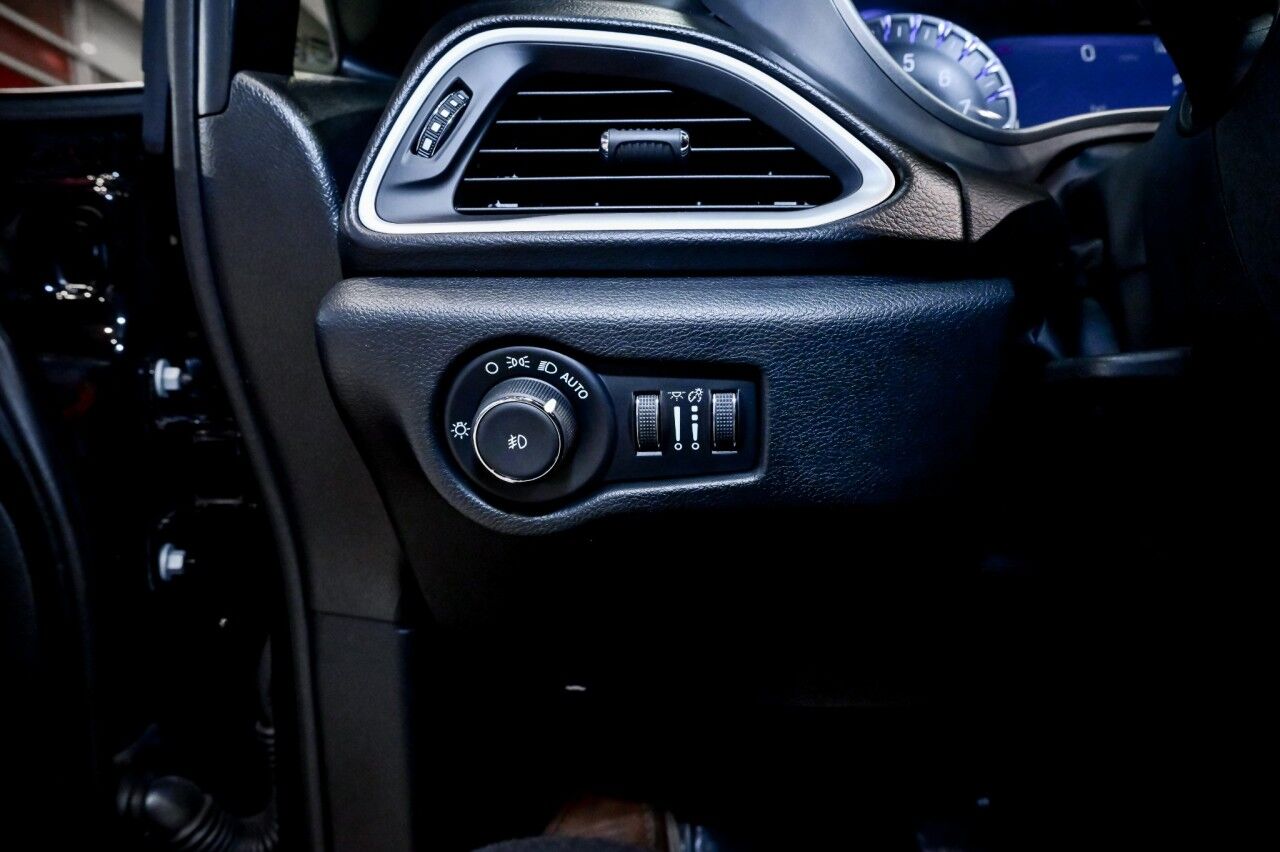 2025 Chrysler Pacifica Select Springfield NJ