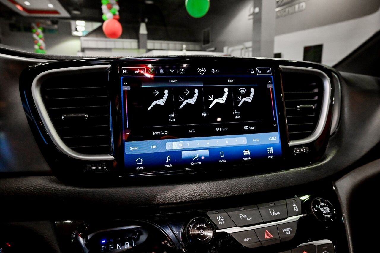 2025 Chrysler Pacifica Select Springfield NJ