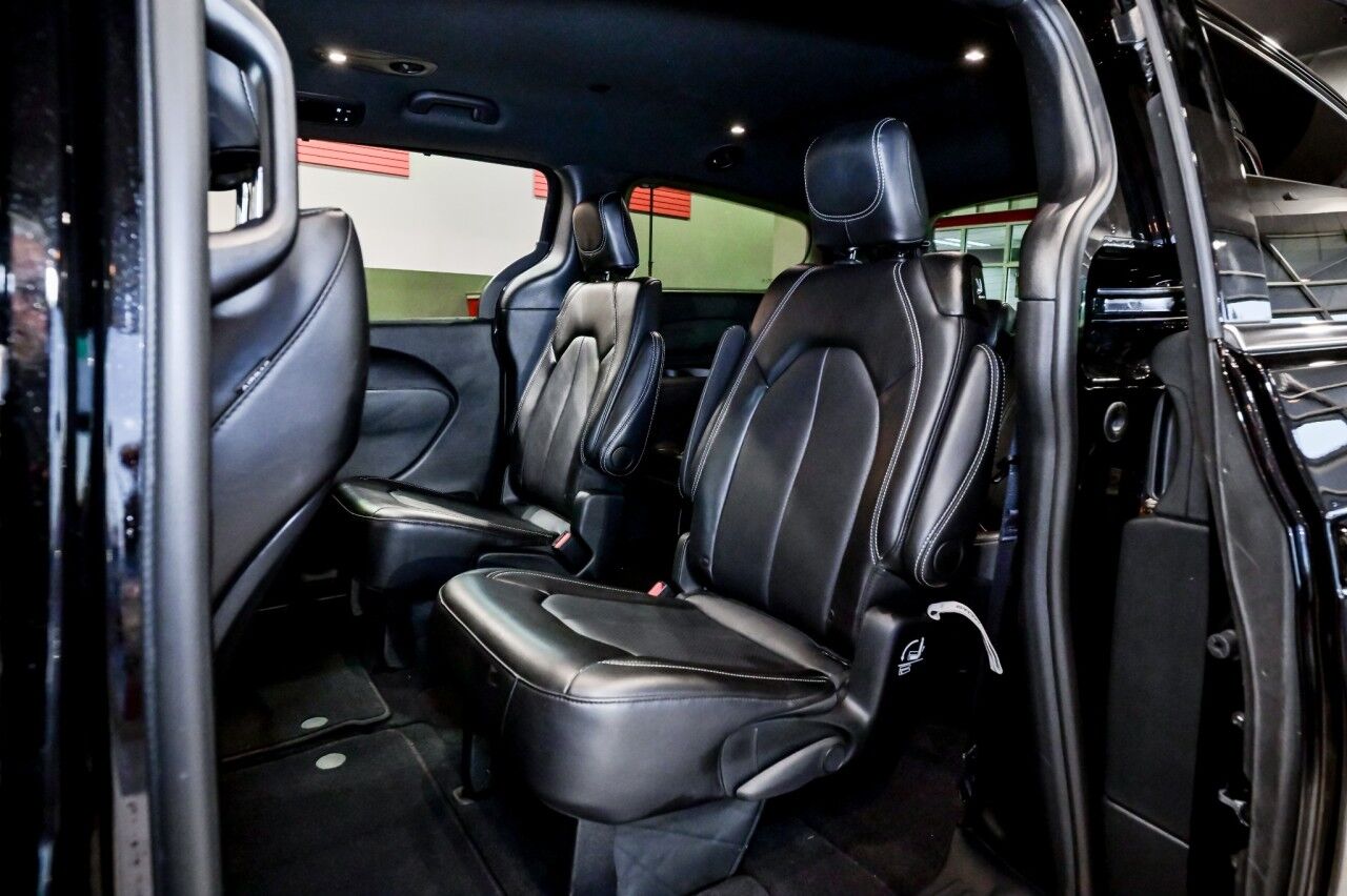 2025 Chrysler Pacifica Select Springfield NJ