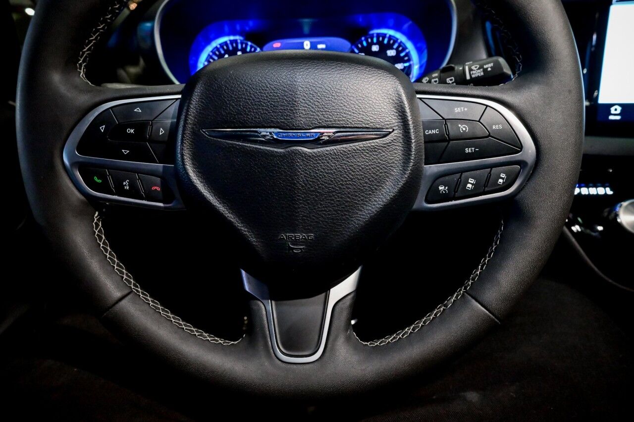 2025 Chrysler Pacifica Select Springfield NJ