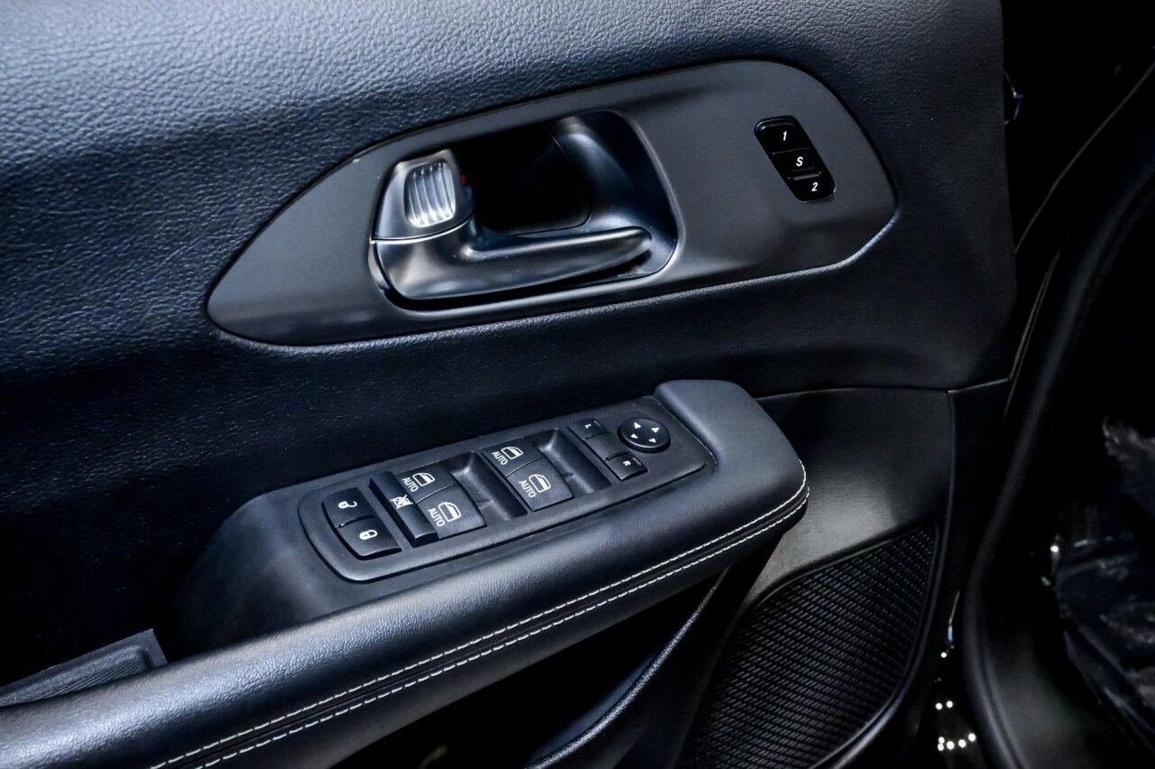 2025 Chrysler Pacifica Select Springfield NJ