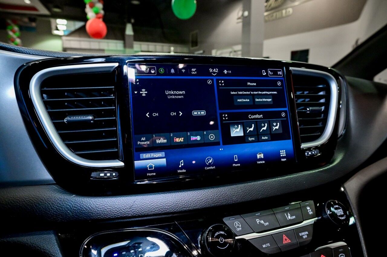 2025 Chrysler Pacifica Select Springfield NJ