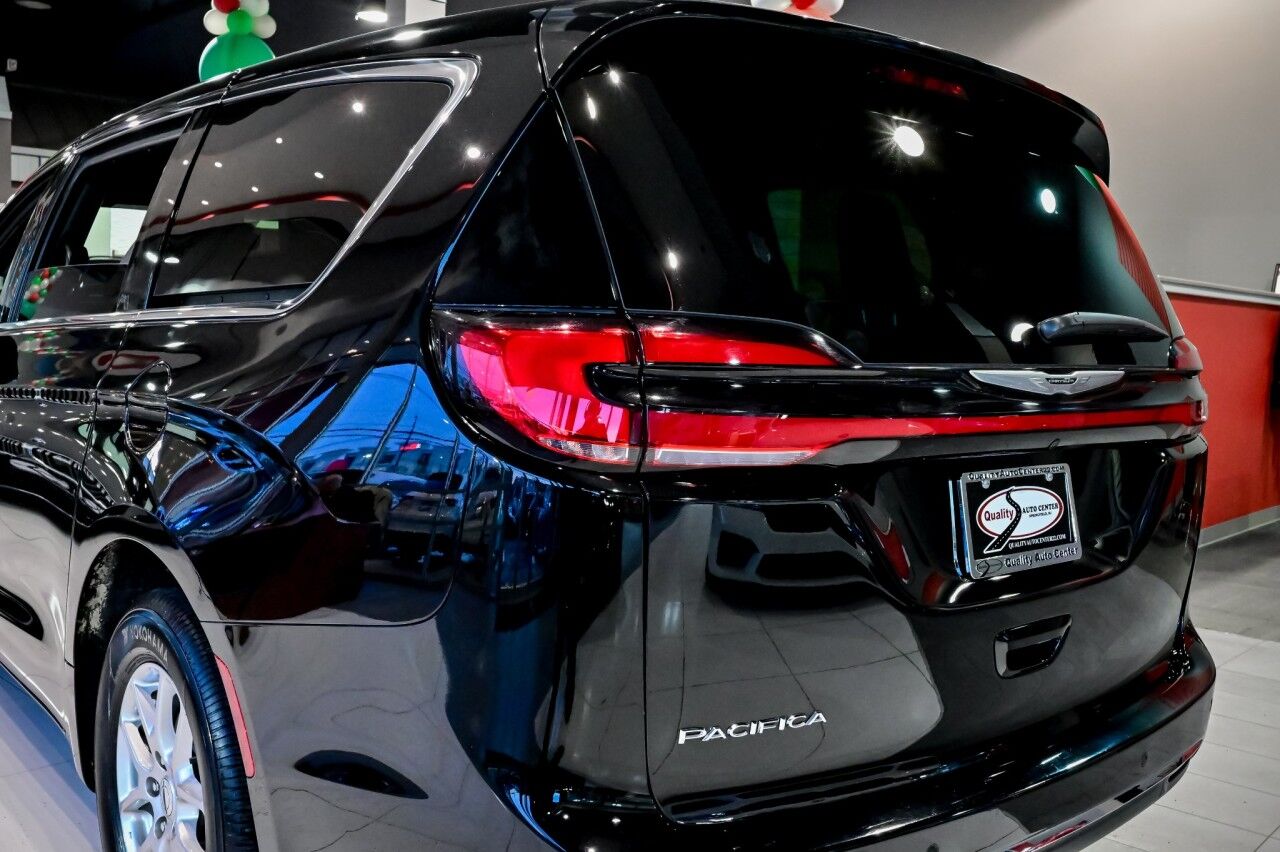 2025 Chrysler Pacifica Select Springfield NJ